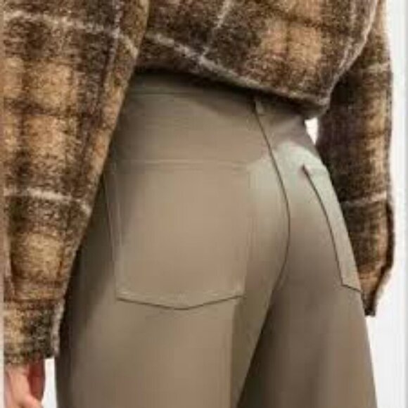 NWT Aritzia Wilfred Free Valerie Shitake Faux Leather Pants Size 6 - Picture 3 of 11